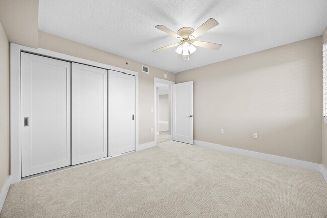 Building Photo - 401 S Seas Dr