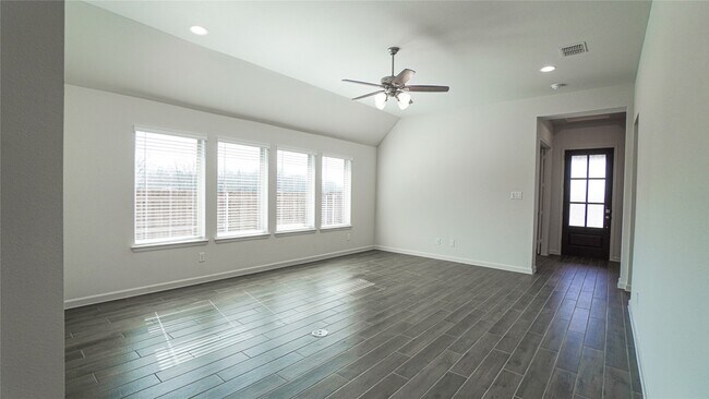 Building Photo - 6104 Vester Trl