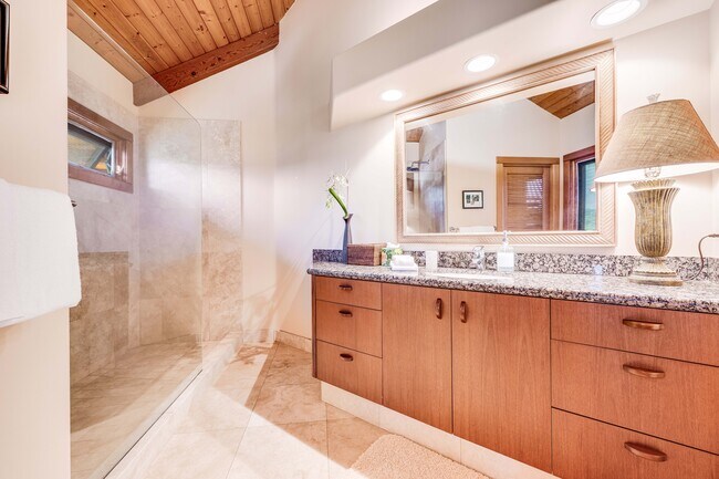 Building Photo - 275 Haumana Rd