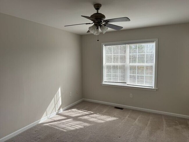 Building Photo - Nice Townhouse! near downtown Landis, NC!