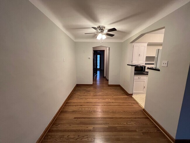 Building Photo - 6358-60 Sutherland Ave