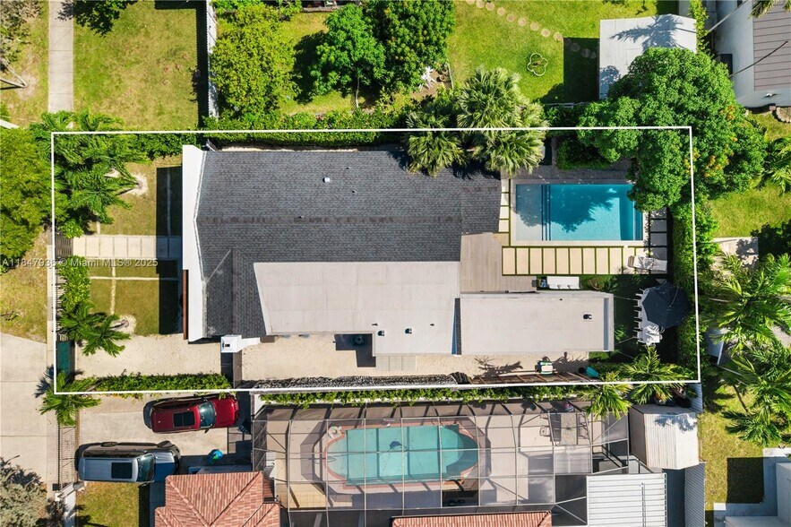 Building Photo - 1520 SW 12th Ave