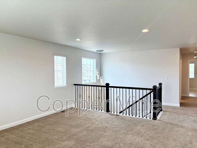 Building Photo - 3266 Yale Dr