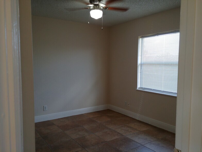 Building Photo - 4460 County Road 472