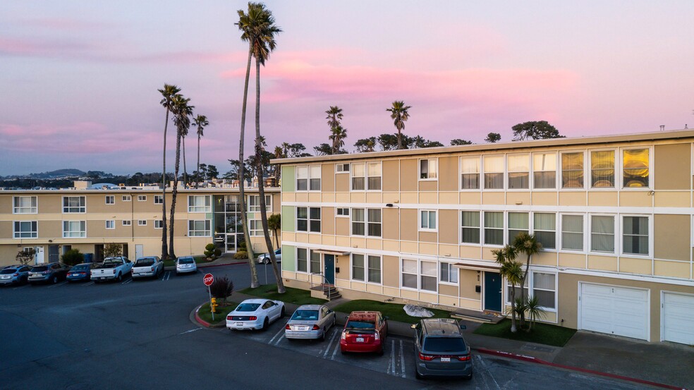 Building Photo - Westlake Apartments