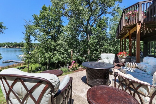 Building Photo - Whitewater Lakefront Furnished Lodge Available for Monthly & Mid-Term Rentals