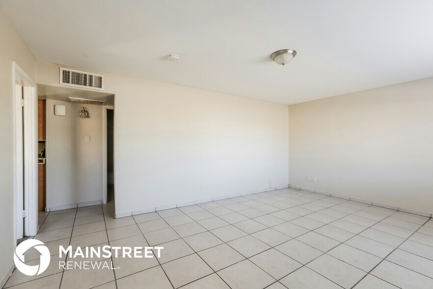 Building Photo - 7721 W Whitton Ave