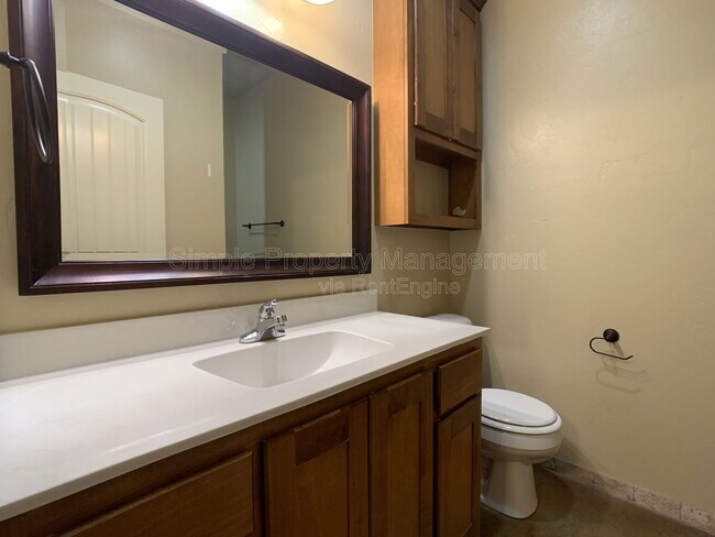 Building Photo - 14870 Gilbert St