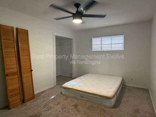 Building Photo - 2246 W Mulberry Dr