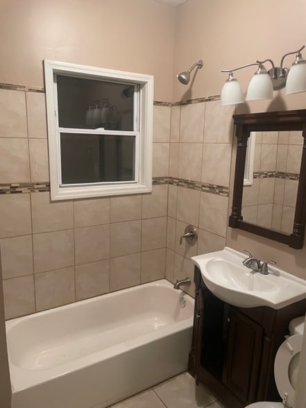 Building Photo - 7208 S South Chicago Ave