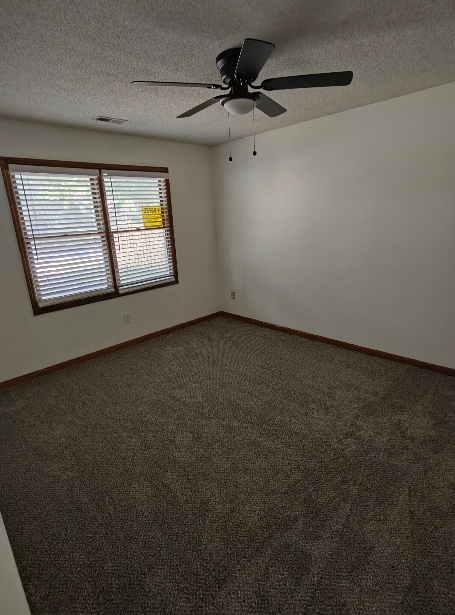 Building Photo - 569 Mary Lou Ave