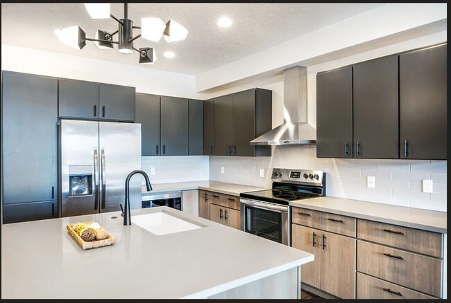 Building Photo - 540 Nucleus Ave