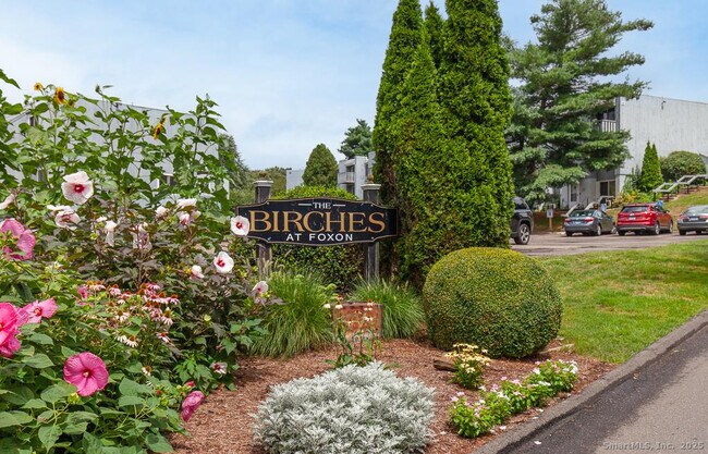 Primary Photo - 12 Cedar Ct