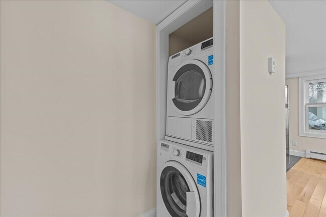 Building Photo - 375 St Paul St