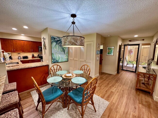 Building Photo - Resort Living- Large 2 bed 2 bath Condo at Kaanapali Royal