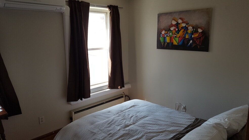 Guest BR - 629 North Bodine Street