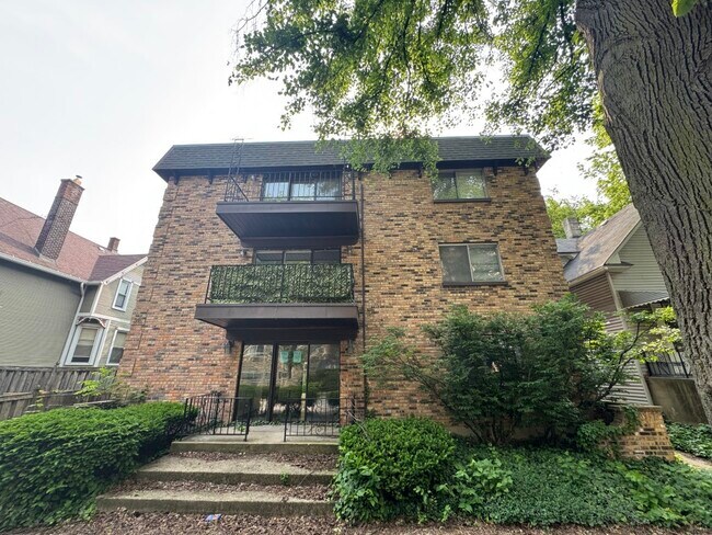 Primary Photo - 316 Marengo Ave