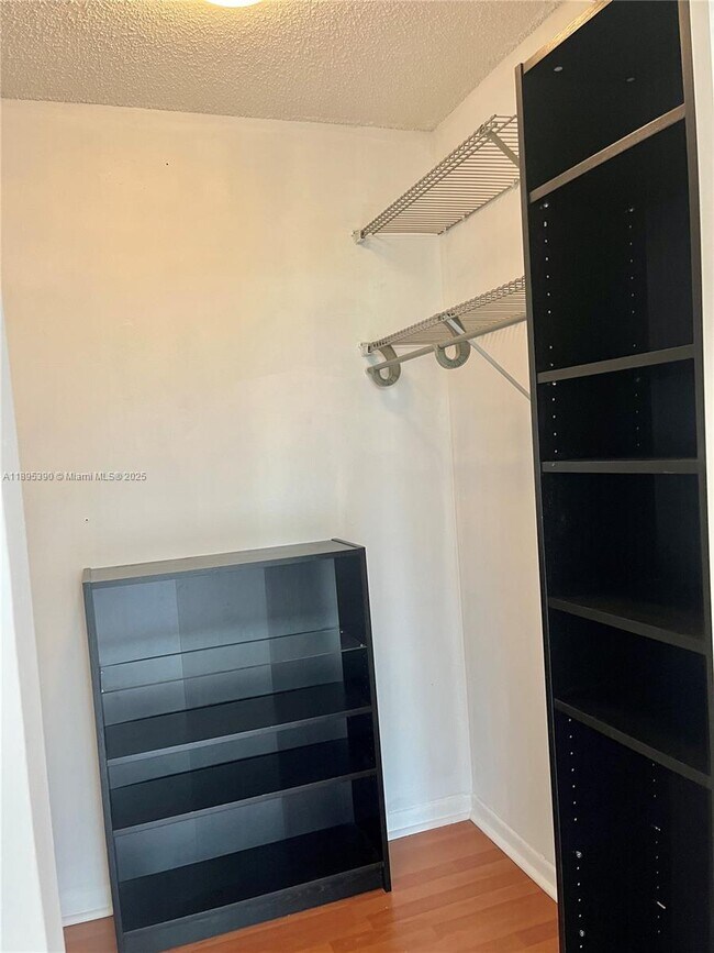 Building Photo - 16919 N Bay Rd