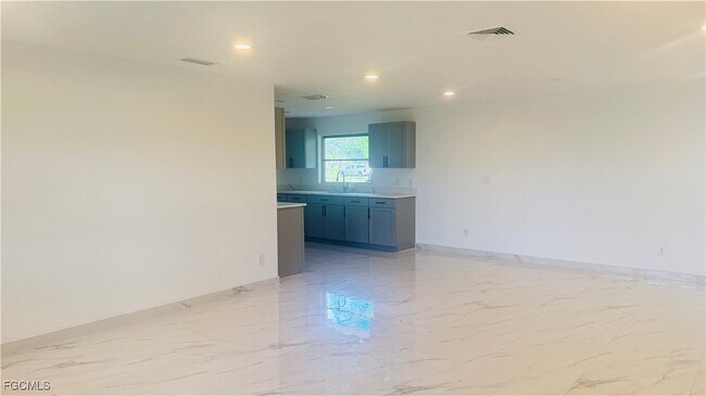 Building Photo - 1260 Betmar Blvd