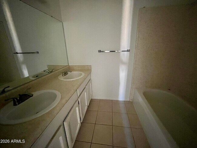 Building Photo - 4207 Calle Barona