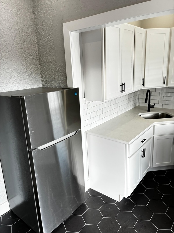 Building Photo - 2738 Riverside Ave