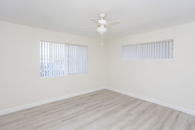 Building Photo - Beautifully Remodeled 3 Bedroom, 2 Bathroo...