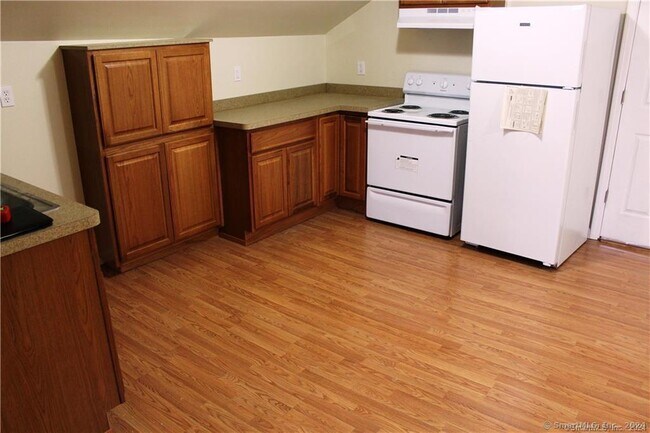 Primary Photo - 539 Howe Ave