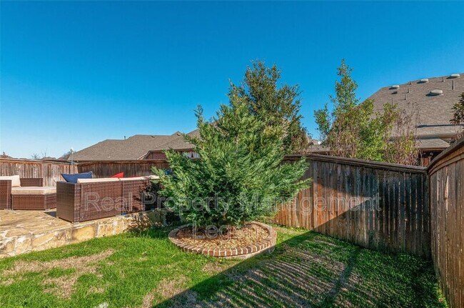 Building Photo - 2826 Exeter Dr