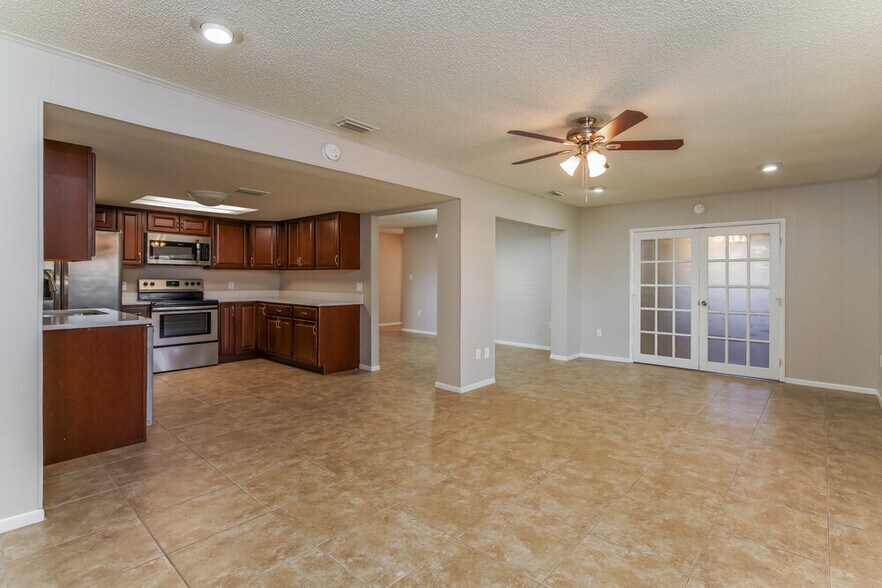 Building Photo - 403 Blueberry Dr