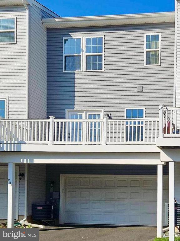 Building Photo - 251 Compass Dr