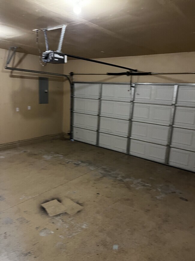 Building Photo - 9982 Greenleaf Loop SE