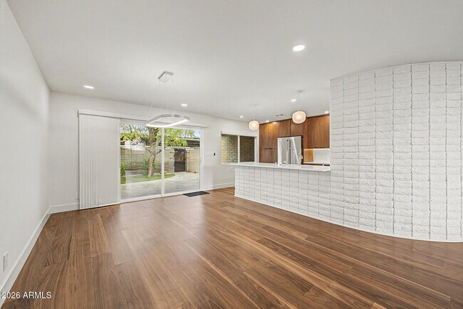Building Photo - 3736 E Montecito Ave