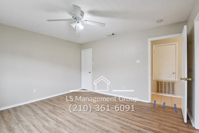 Building Photo - 7636 Oak Chase