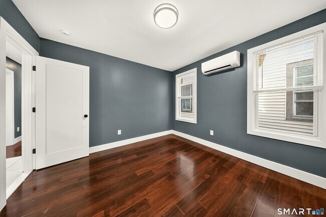 Building Photo - 359 Park Ave