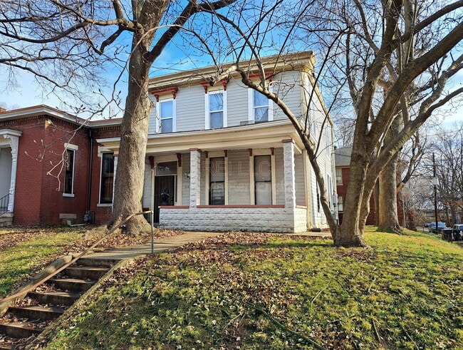 Building Photo - 1123 S Brook St