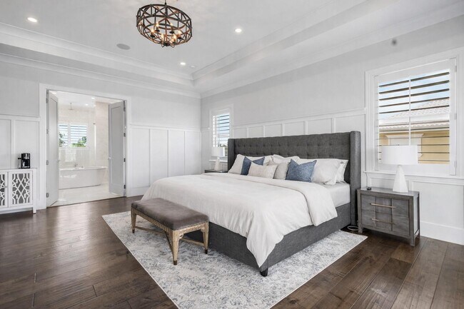 Building Photo - 2100 Notre Dame Dr