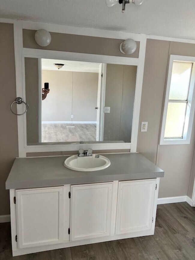 Building Photo - Newly Remodeled Home on a large lot