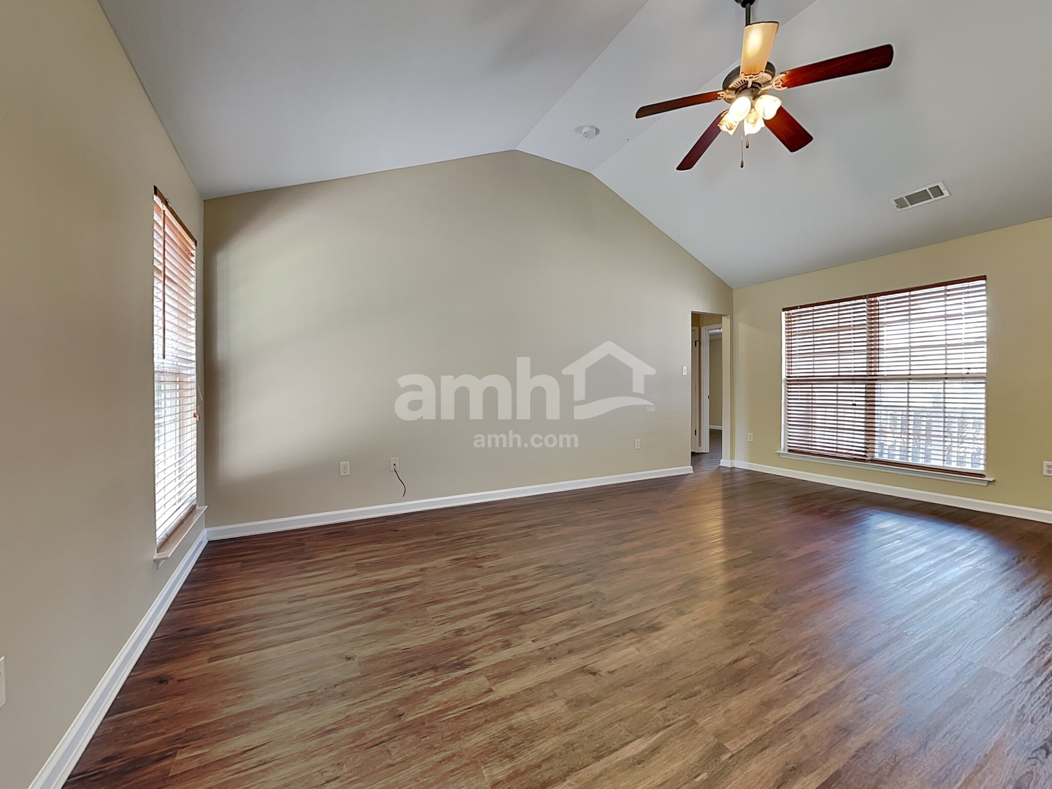 Building Photo - 2824 Ashridge Rd