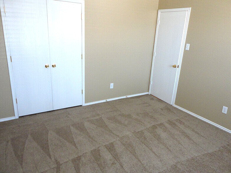 Building Photo - 9029 Quarter Horse Ln