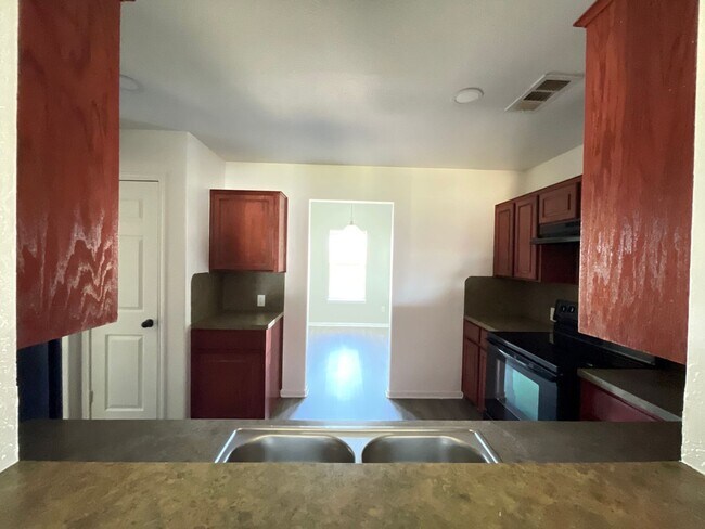 Building Photo - 360 Virtual Tour Available