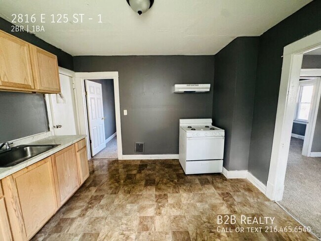 Building Photo - 2816 E 125th St