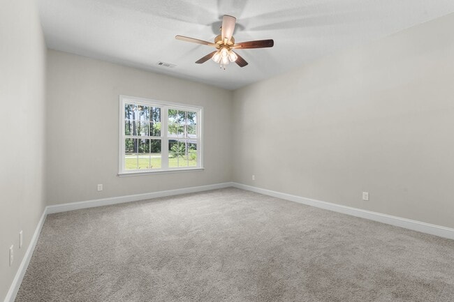 Building Photo - 1253 E Hampton Dr