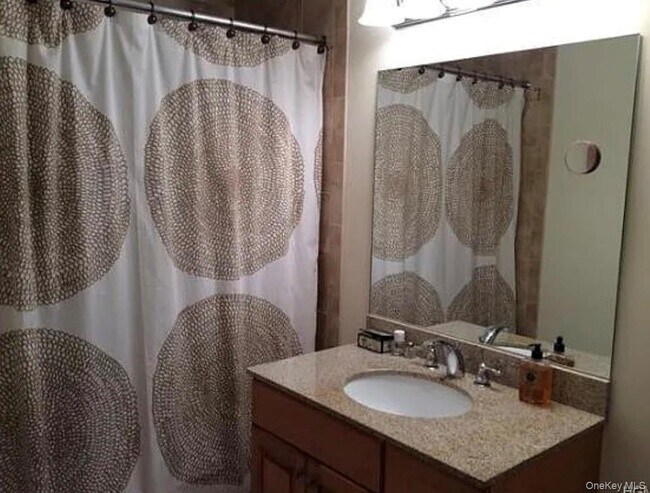 Building Photo - 3 Cross St