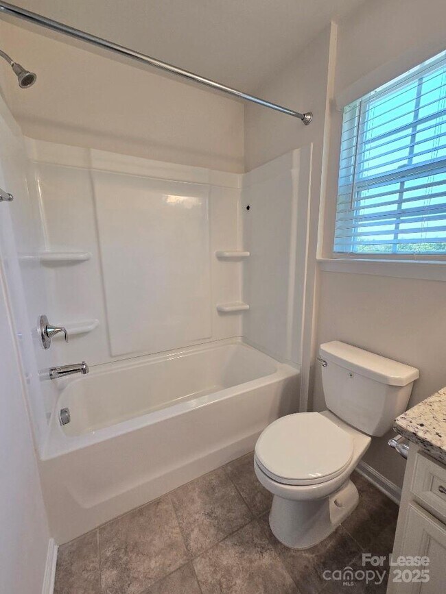Building Photo - 14611 Murfield Ct