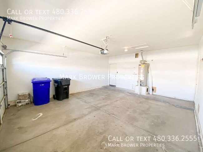 Building Photo - 3242 S Moccasin Trail