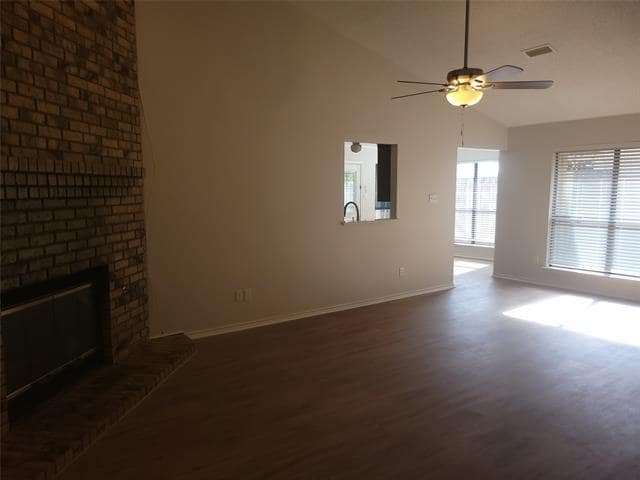 Building Photo - 331 Dogwood Dr