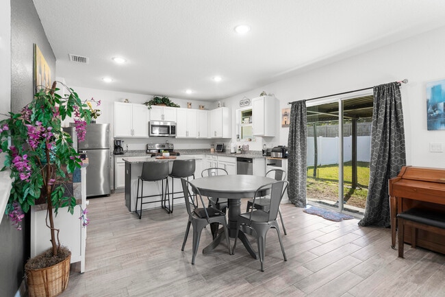 Building Photo - 5069 Armina Pl