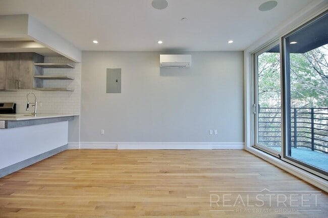 Building Photo - Stunning New 1 Bed in Prime Bed Stuy New B...
