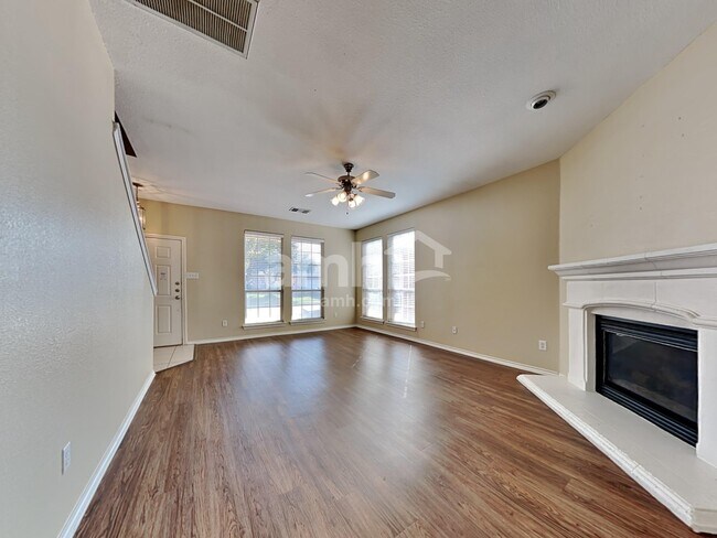 Building Photo - 2673 Silver Hill Dr