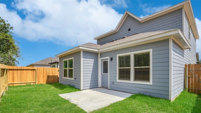 Building Photo - 16505 Opportunity Wy